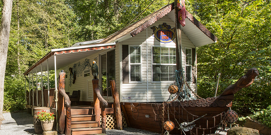 Unique Vacation Rentals Add Character to Lake in Wood