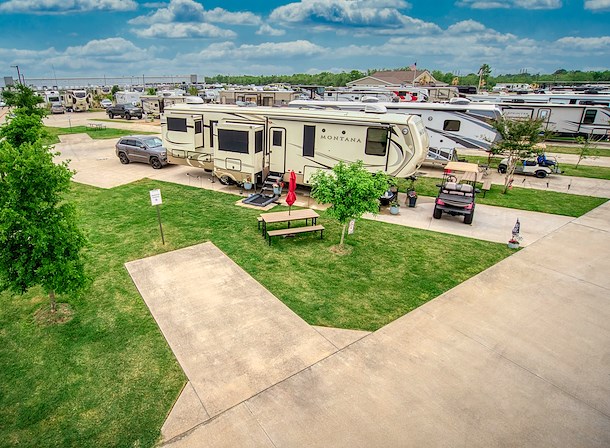 Space City Ellington Sun RV Community - Annual RV Stays