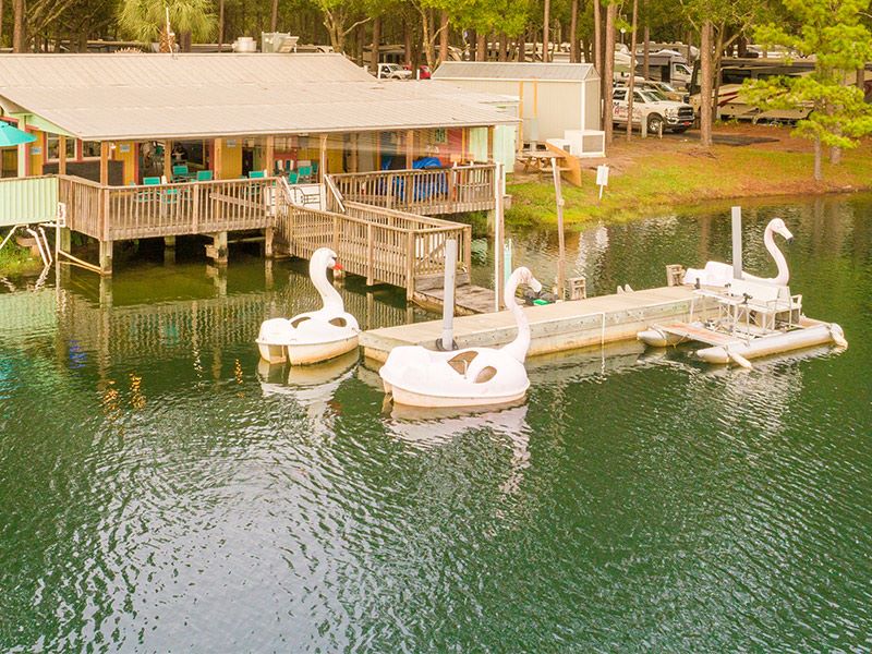 Amenities in Flamingo Lake, Jacksonville, FL