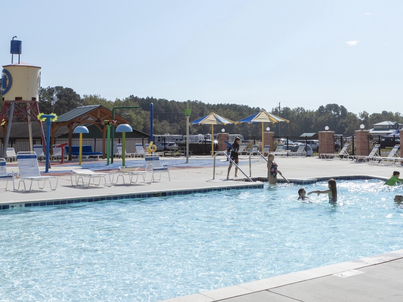 Amenities in Sun Outdoors Chesapeake Bay